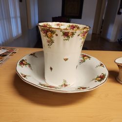 Royal Doulton  Old Country Roses 15 In Basin And 10 In Pitcher