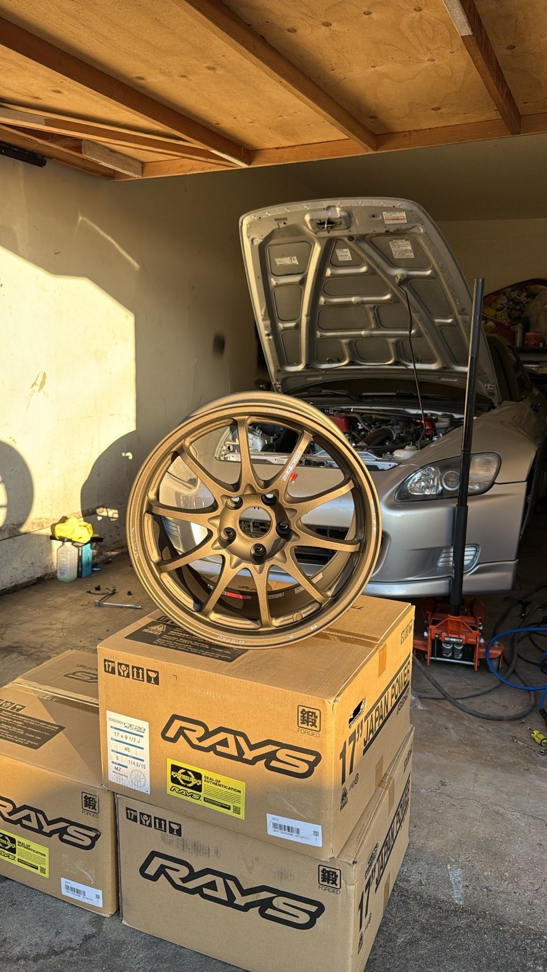 17x9.5 +45 Ce28 n 255/40/17