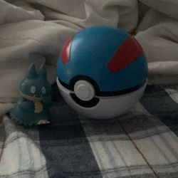 Munch lax Pokémon figure