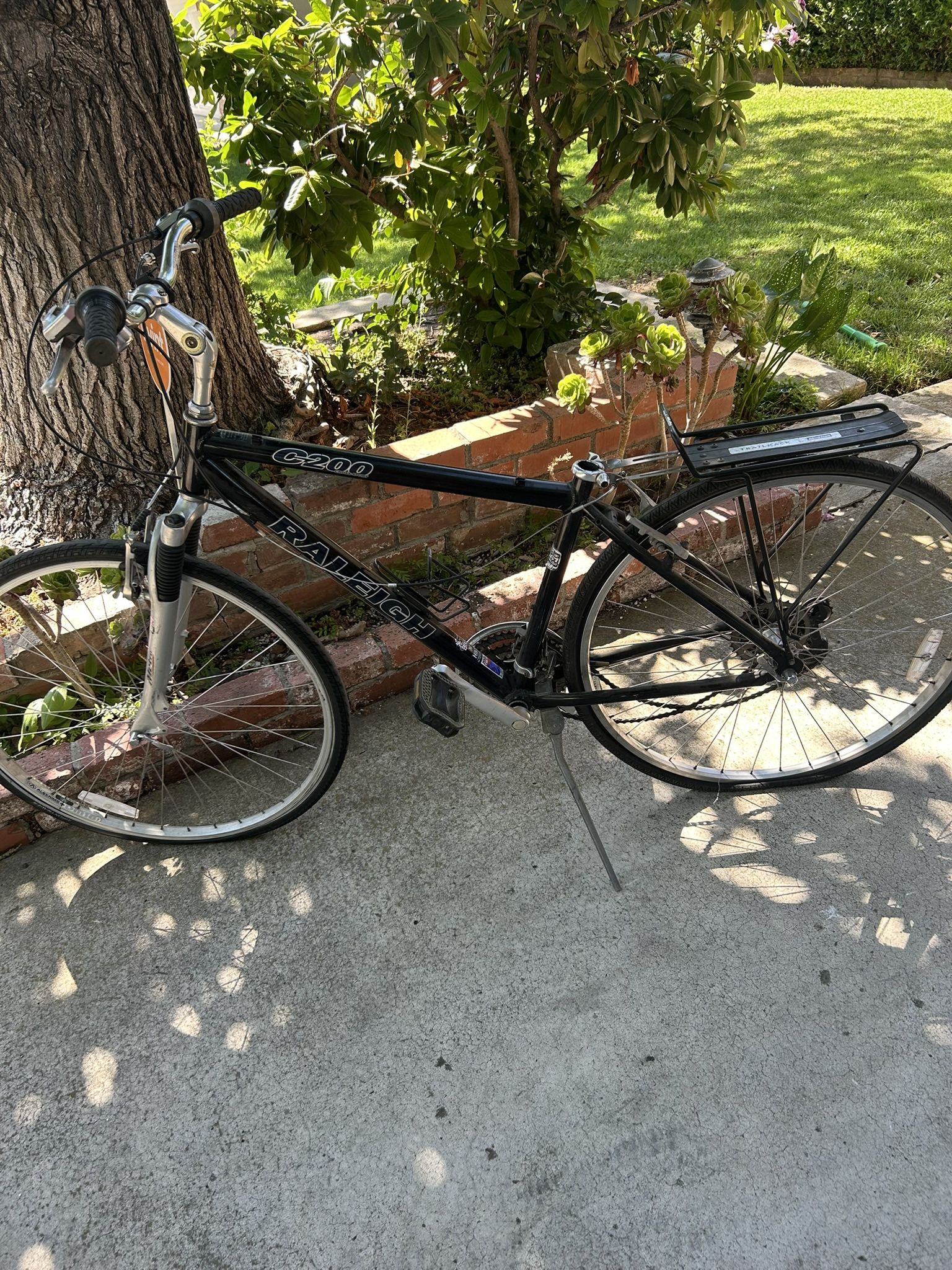 Raleigh C200 bike doesn't have the seat but everything is fine