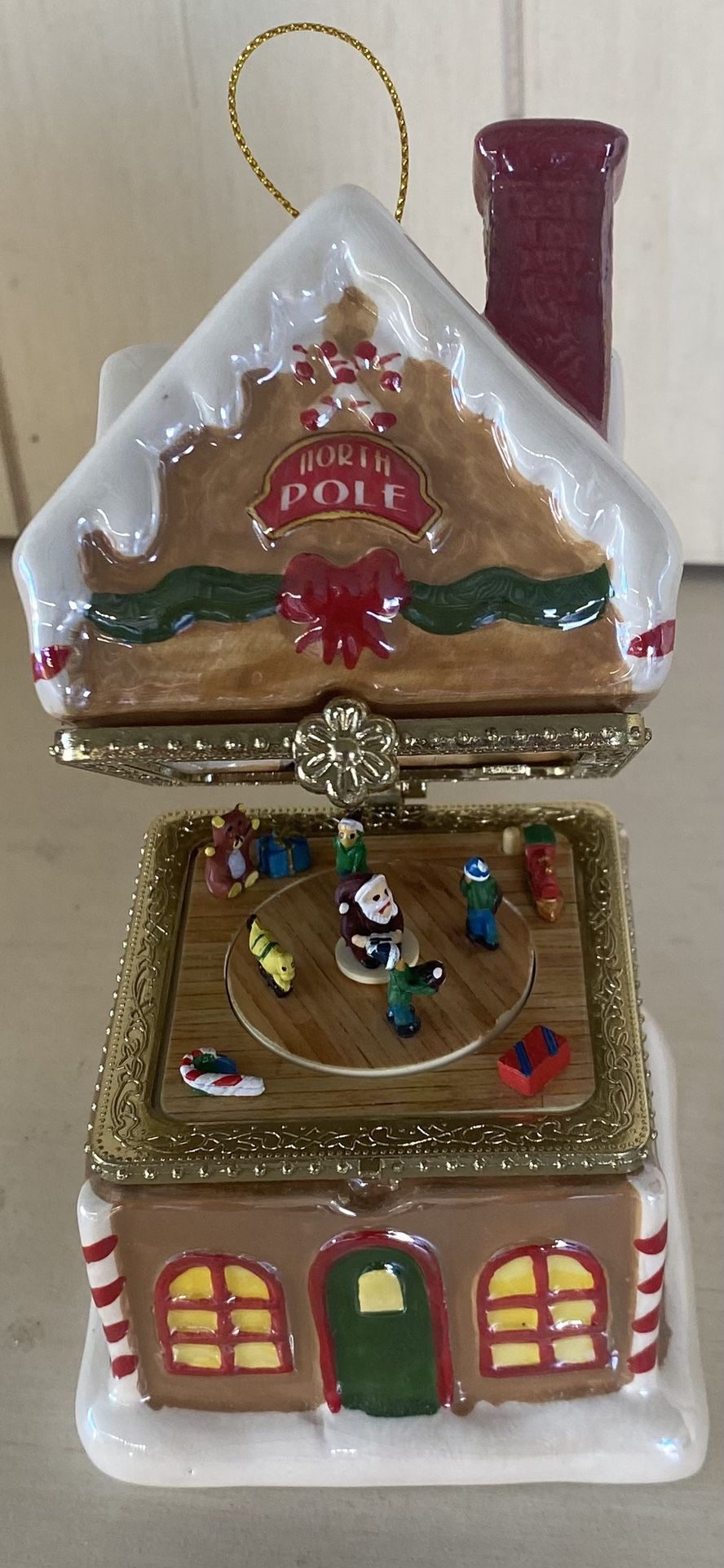Mr Christmas Vintage Ceramic Music box/ornament Plays Joy 2 The World