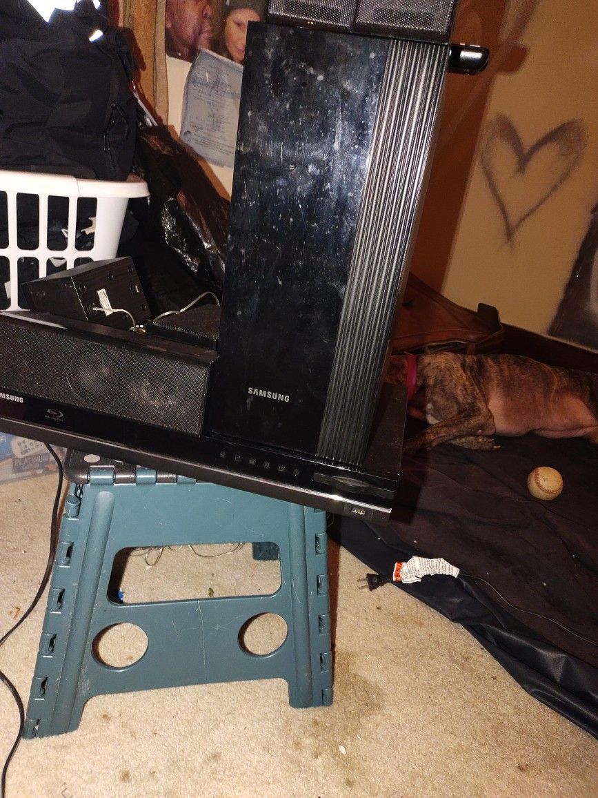 SamsunG Blue Ray Dvd Surrounded Sound