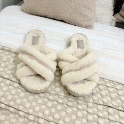 UGG Fluffita Slippers