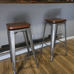 2 30" Metal/wood Bar Stools