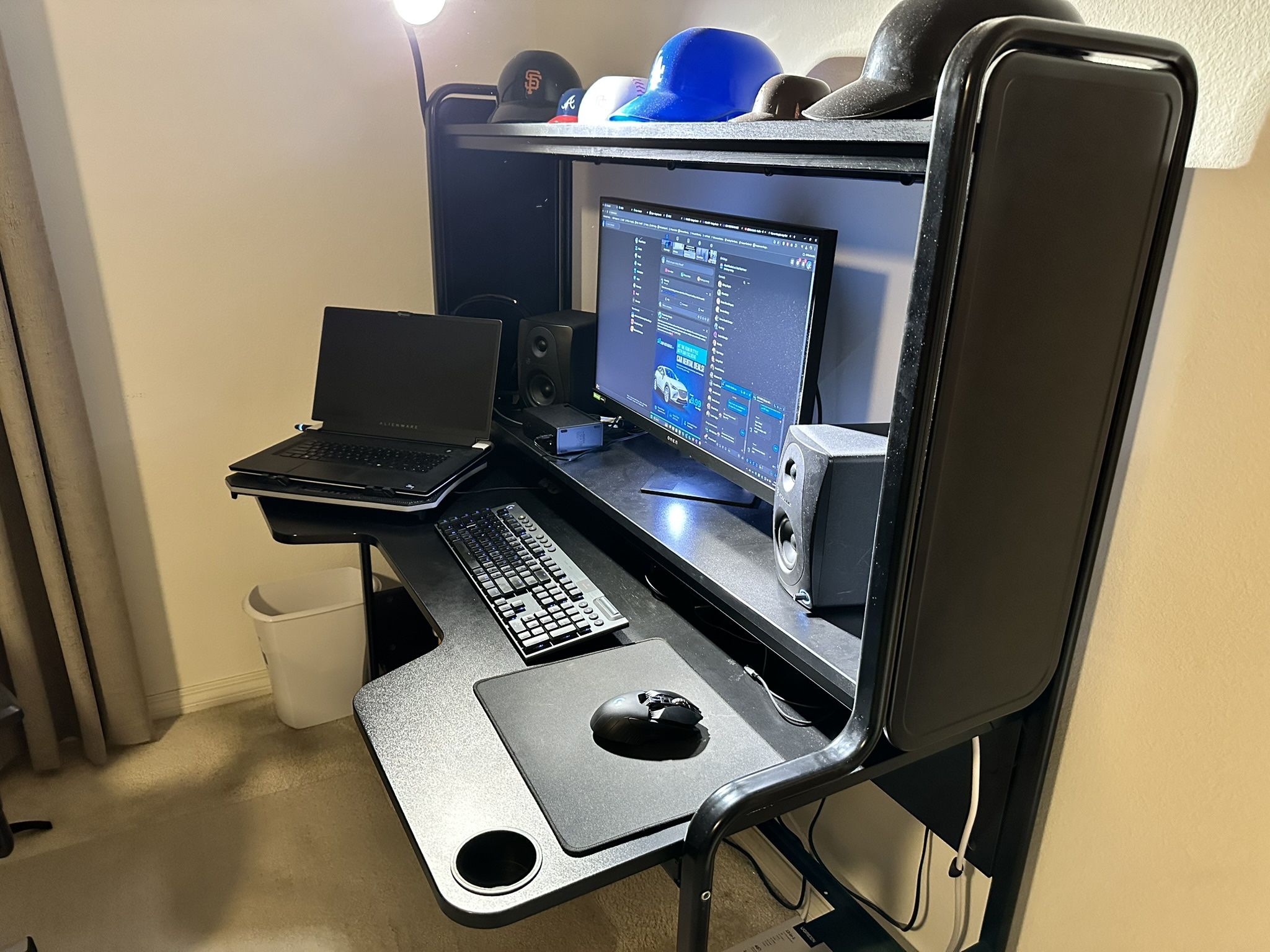 FREDDE Gaming Desk for Sale in Fontana, CA - OfferUp