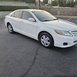2011 TOYOTA CAMRY SPORT, 30 MPG, 4, CYL, CLEAN TITLE, SMOG,NAV,BT,2026 APRIL TAG