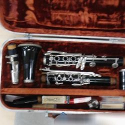 Excellent spent clarinet kit.  Made in USA high quality