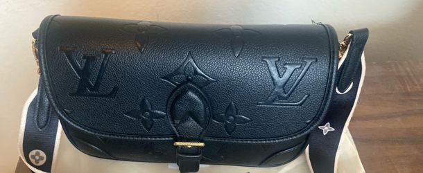 Women’s crossbody