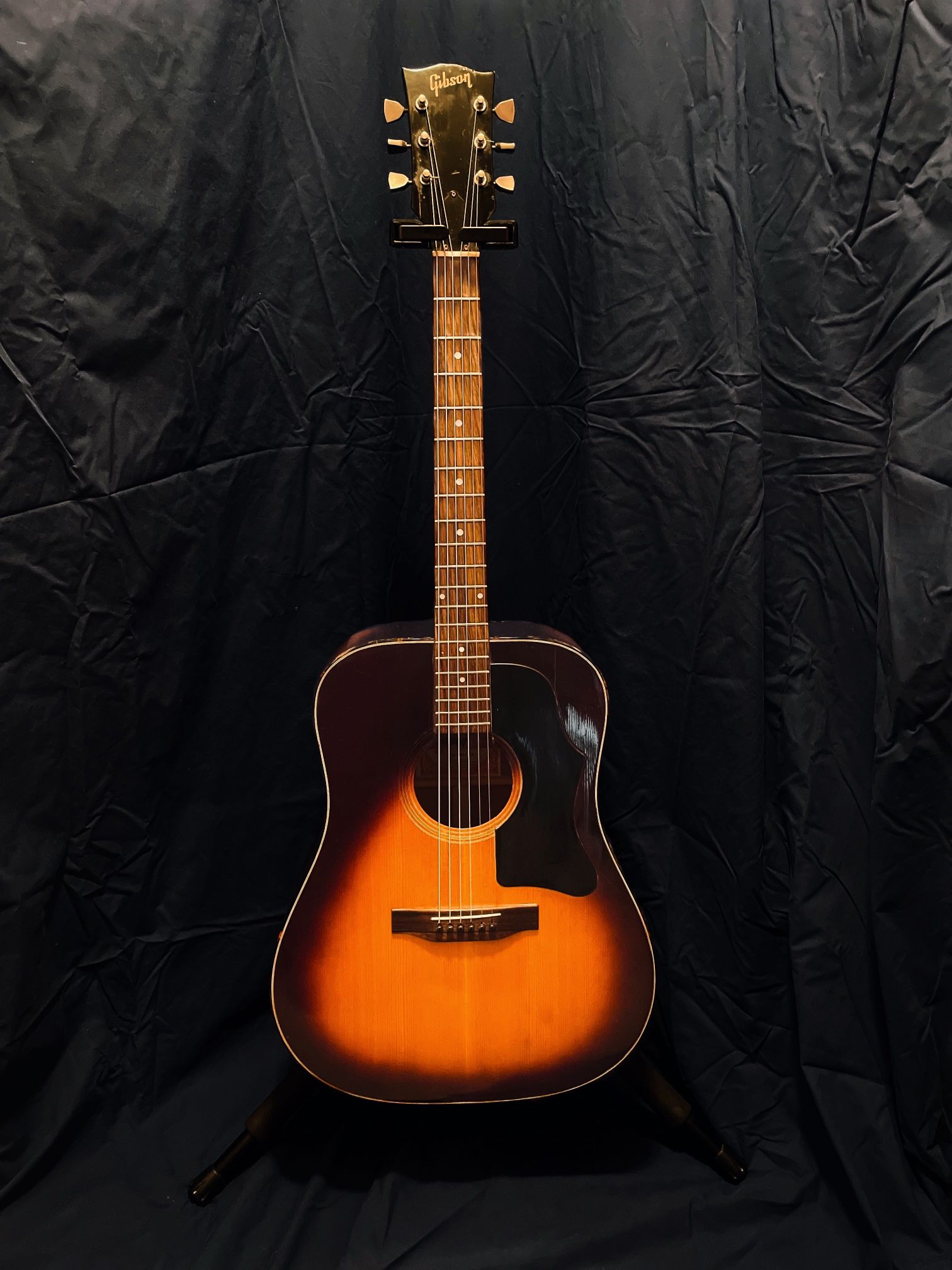 “SOLD” 1974 Gibson J-45 Deluxe