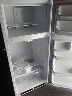 Frigidaire apartment size refrigerator