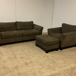 Couch And Chair Sofa Set *Free Delivery*