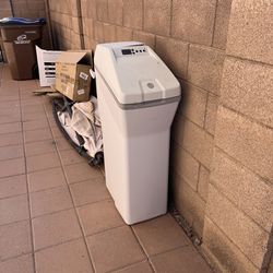 Free Water Softener (for parts, etc)