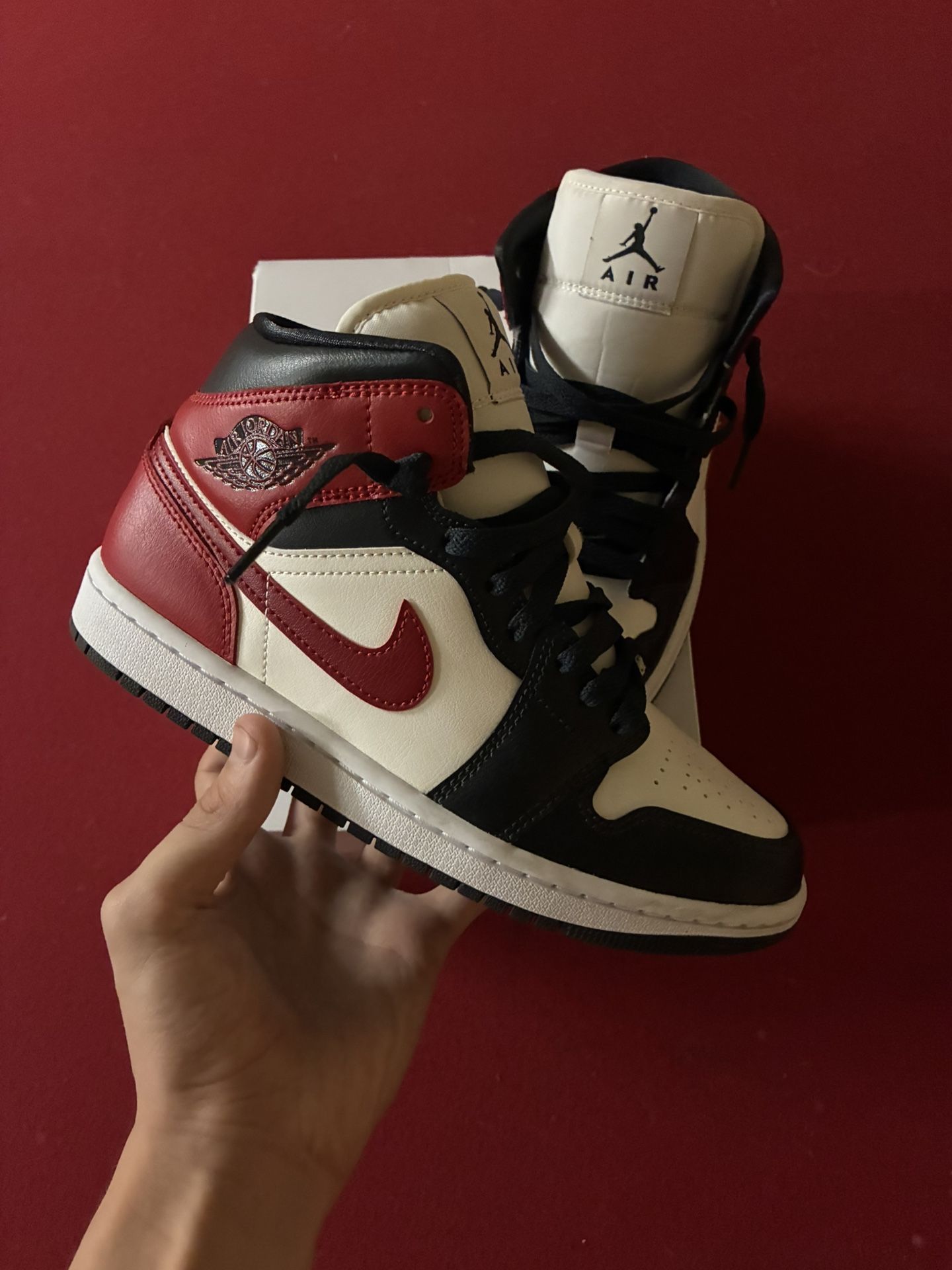 Jordan 1 “ Gym Red Off Noir “ Wmns