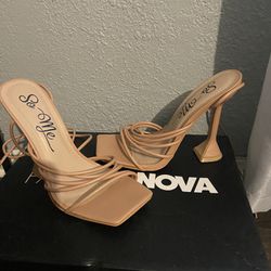 Fashion Nova Heels Size 6