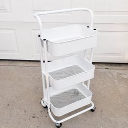 Metal Rolling Cart In Excellent Condition 