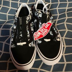 NEW WOMENS 6.5 VANS