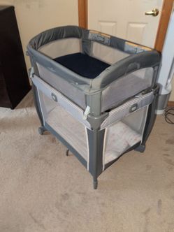 Baby Play Yard with Bassinet Insert
