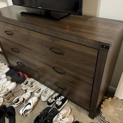 6 Drawer wood dresser