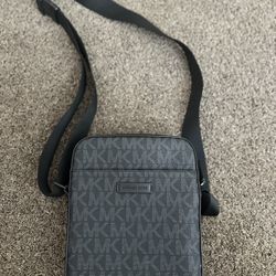 MICHEAL KORS EVERETT BAG MENS‼️