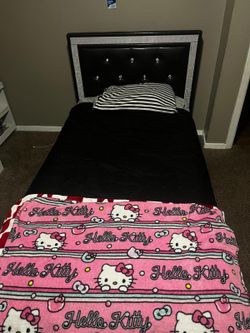Twin bed set