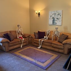 Living Room Set: Real Leather Couch + Loveseat + Pillows + Rug