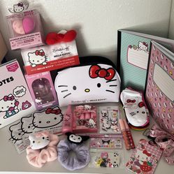 Hello Kitty Makeup Bundle Set 