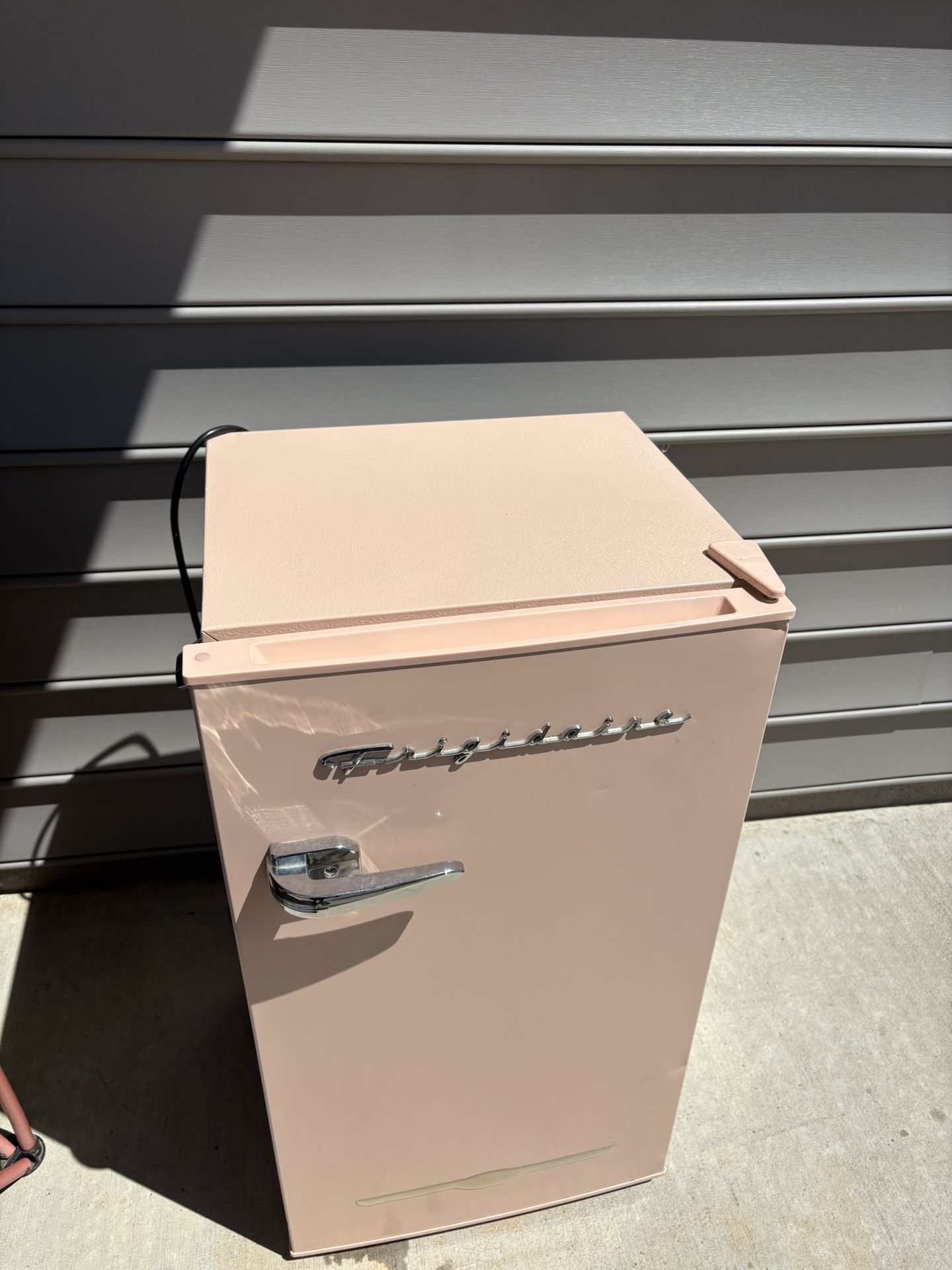 Mini Pink Refrigerator