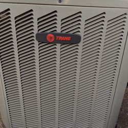 2.5 ton 2013 Trane AC condenser Heat pump r410

**Fully charged with R410 refrigerant**
