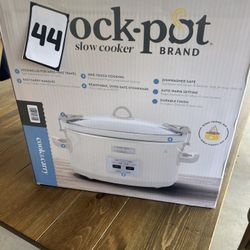  Crockpot 7-Quart Cook & Carry Slow Cooker 