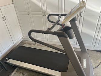 Precor 9.27 Treadmill