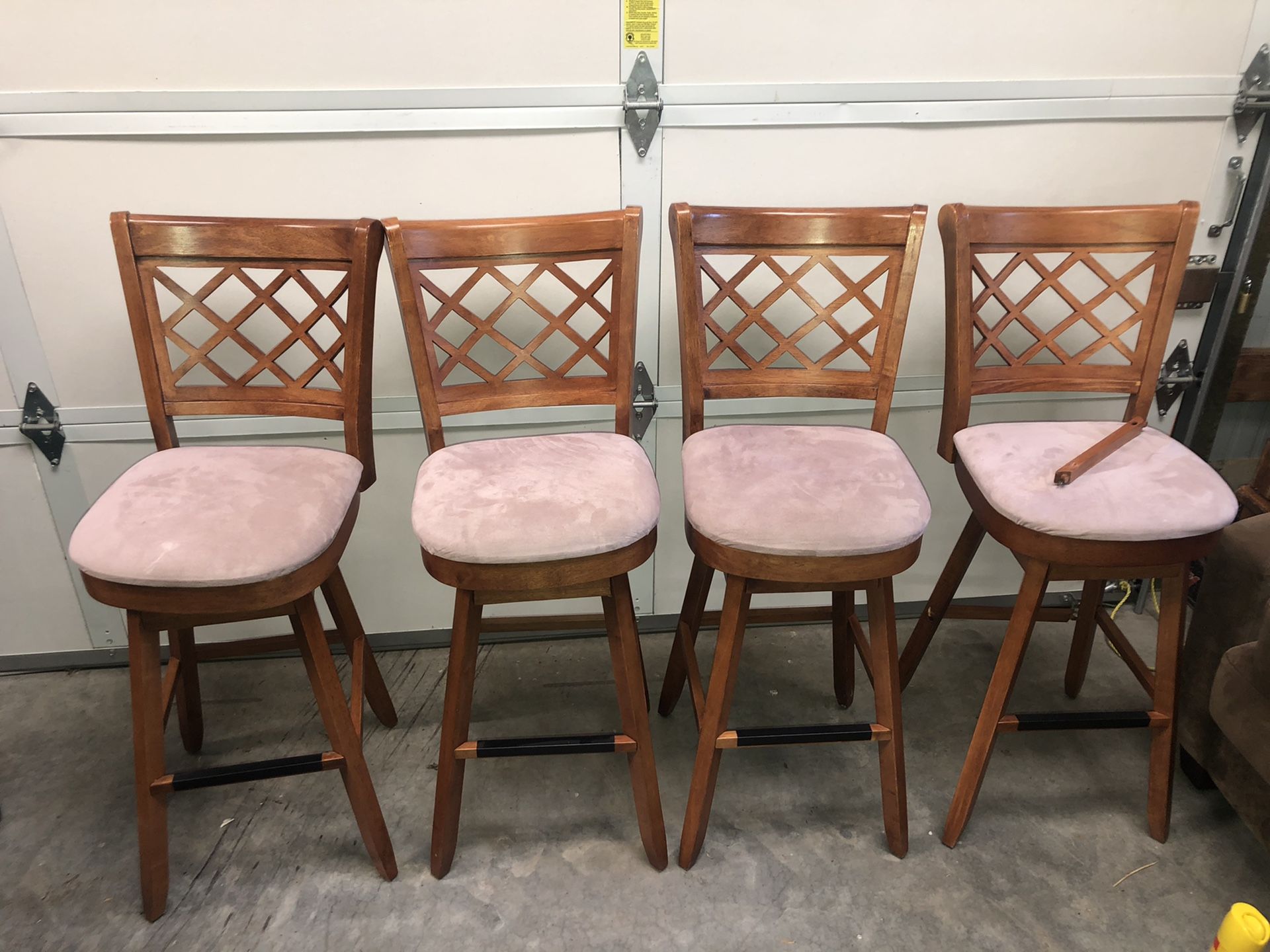 4 Bar stools