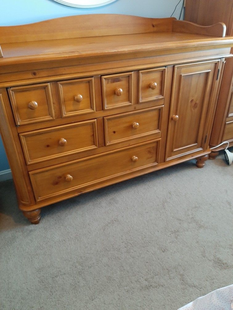 Nursery Furniture Set