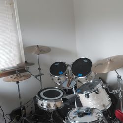 PDP Drum Set 5 Piece With Zildjian Cymbals
