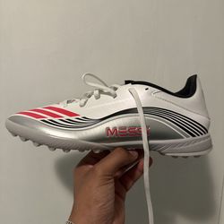 Messi Turf size 10