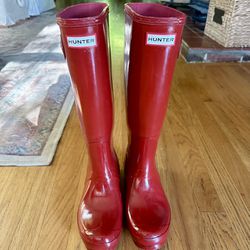 Hunter Women's Original Tall Gloss Rain Boots, US Size 7, Military red
