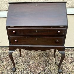 Secretary Desk Antique Chippendale Style Slant Front Desk.  30 5/8 W x 17 1/2D x 39 7/8H 