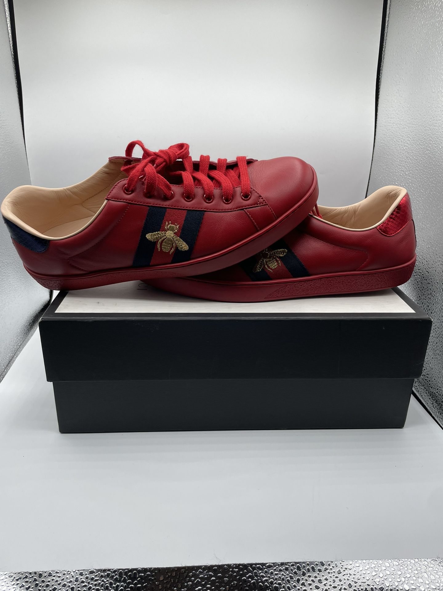 Men’s Gucci Ace Embroidered Red Bee Sneaker Size 11 Uk 