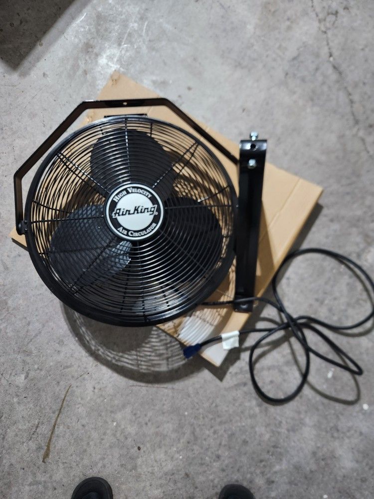 Air King 9518 18 Inch Industrial Grade Wall Mount Fan, 1/6