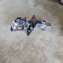 10,000pound Reeese 8 Ton Pentel Hitch