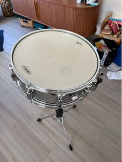 Used Mapex Snare drum with stand and backpack
