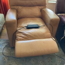 35/35 “ 40”H Genuine Leather Armchaire With Electric Feet Support 