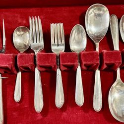 Oneida “Heiress” Pure Sterling Silver (not Plated)  Flatware Set – Service for 8 – Original Chest – Estate - 37 pieces
