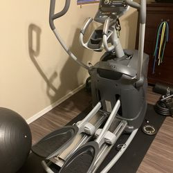 Octane Q37XI Elliptical