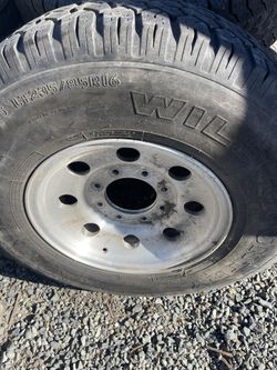 Wheels And Tires Of 2004 Ford Super Duty