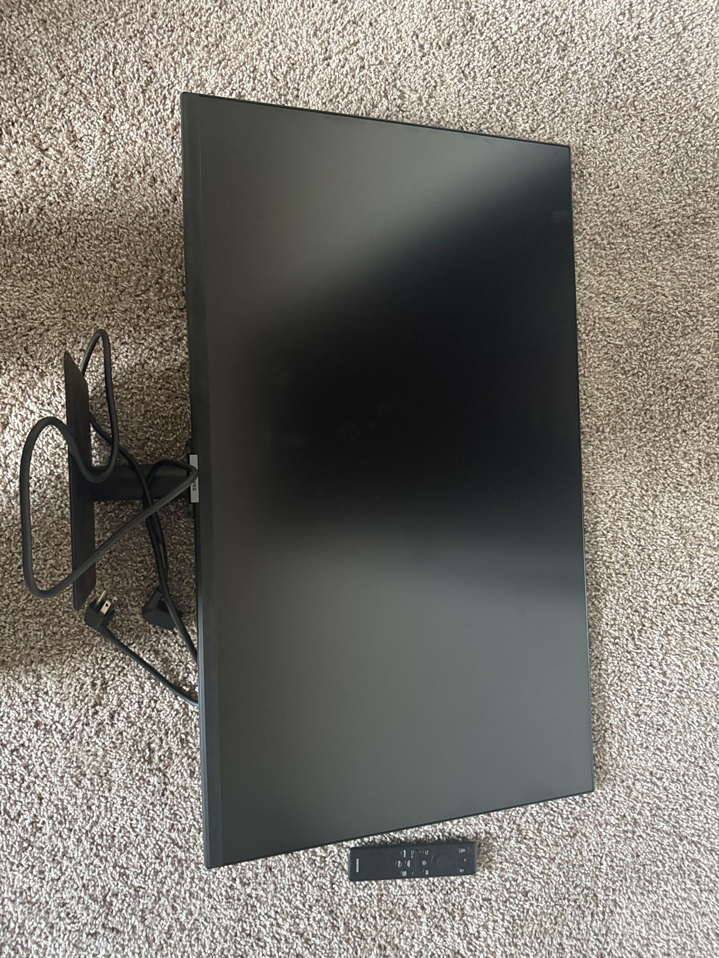 Samsung - M70D Smart Monitor