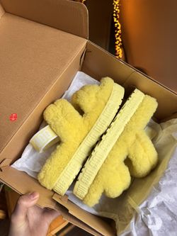 UGG Fluff Yeah Slippers - Yellow (Like New)