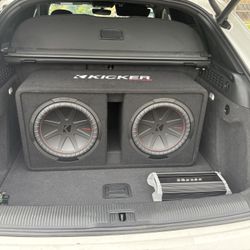 2 12” Kicker Comp r Speakers And Amp