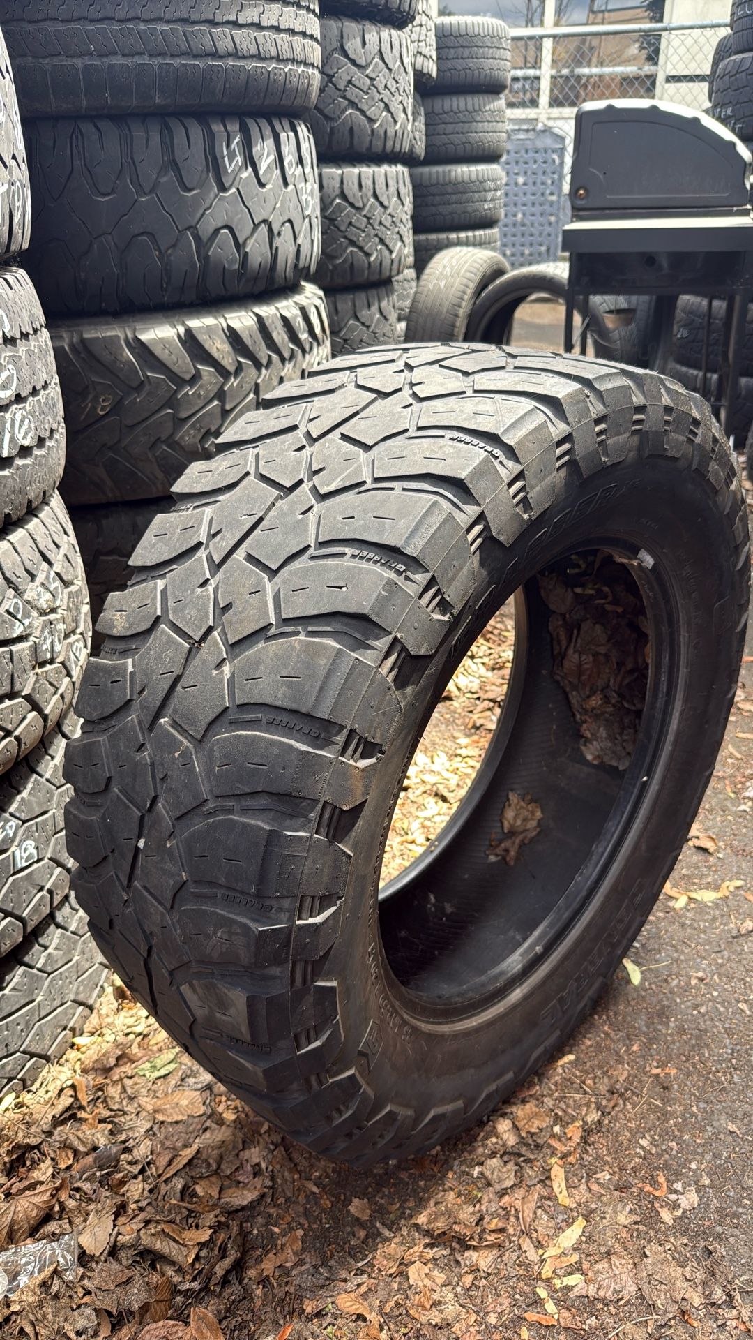 1 Used Tire 35/12.50/20 general grabber X3