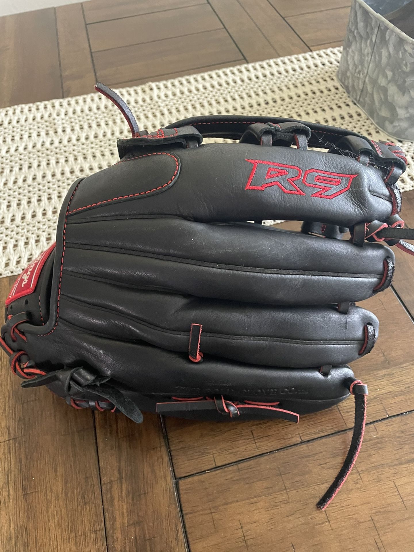 Left hand R9Baseball Glove