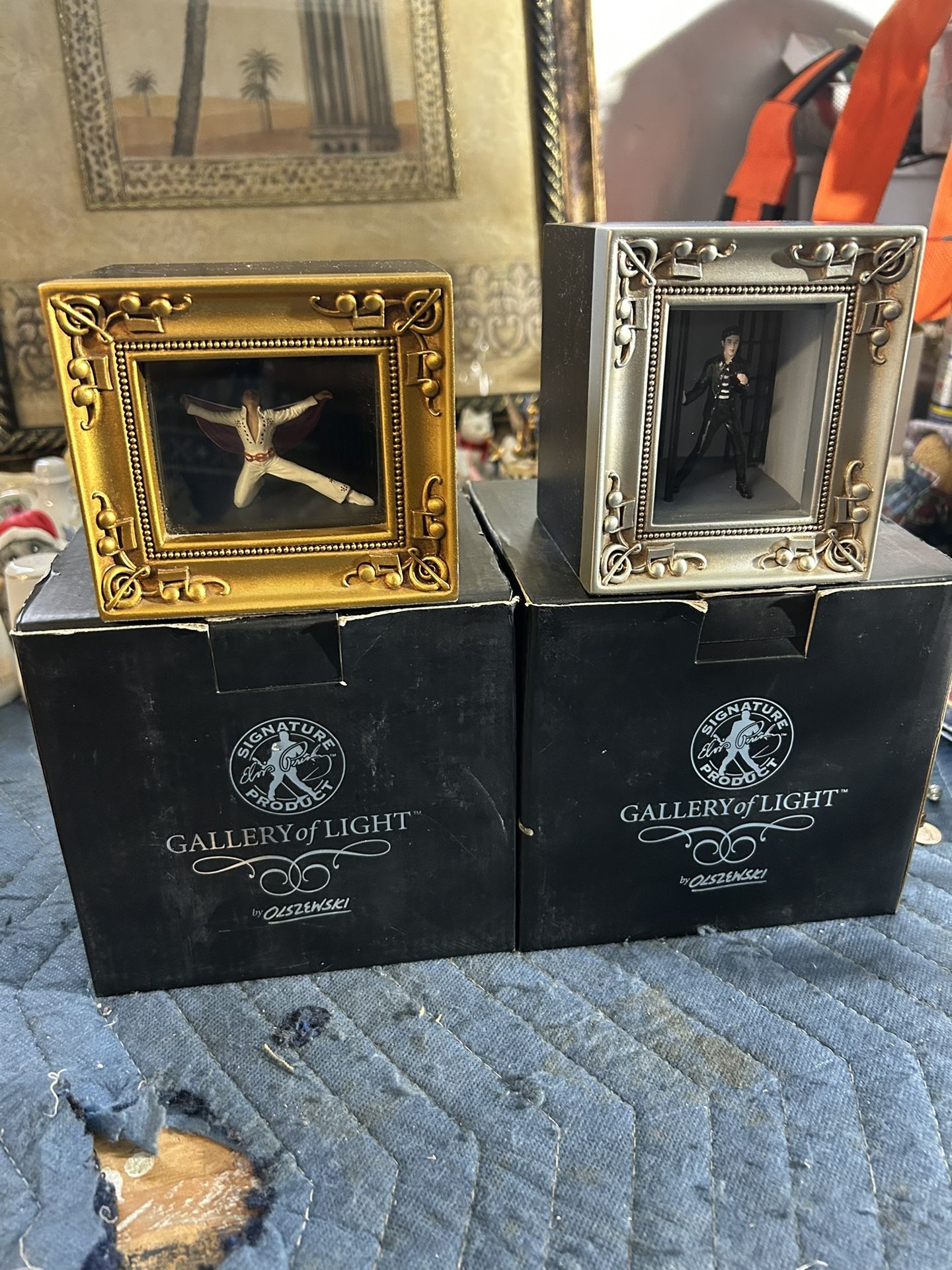 Gallery Of Light Elvis